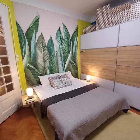 Margaret Bridge Cozy Flat شقة